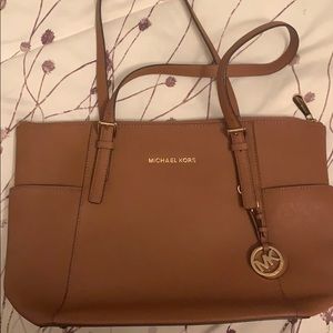 Authentic Michael Kors Purse (USED ONCE)